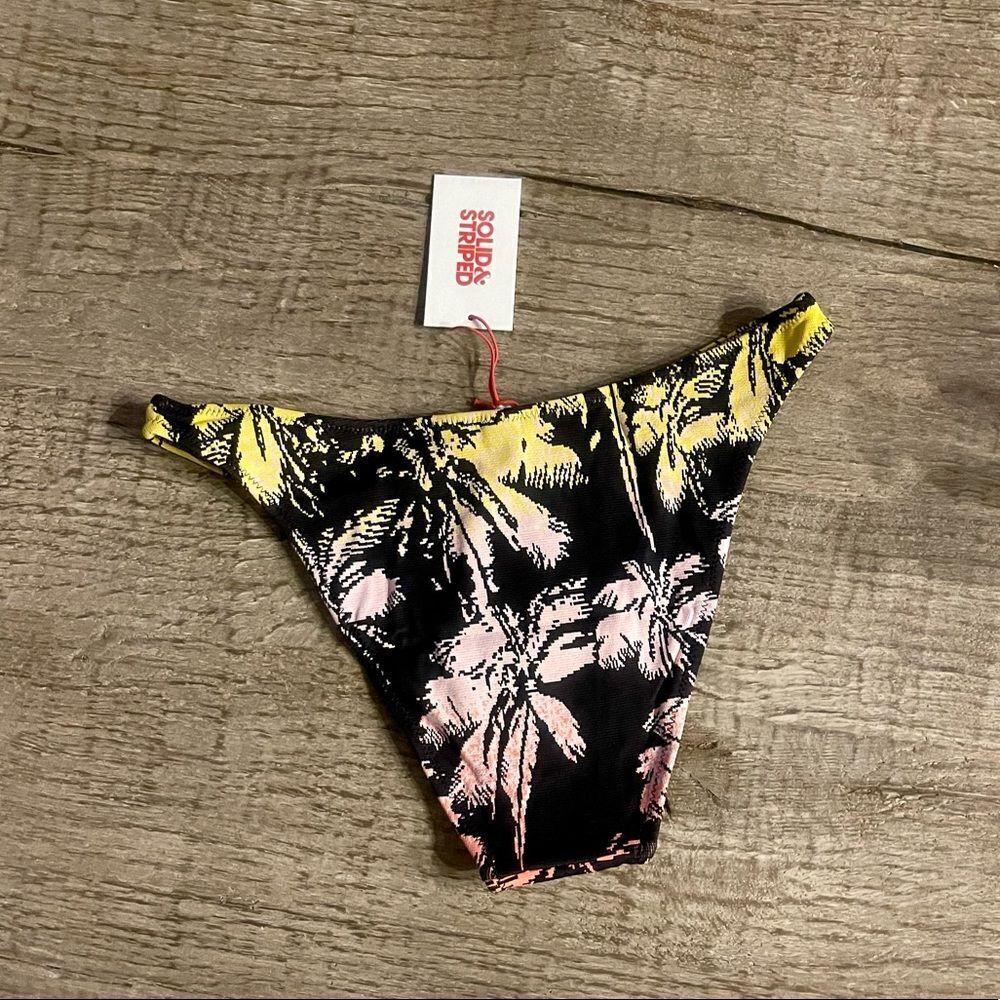 (BOTTOMS) Solid & Striped Annabelle Bikini Bottoms- Medium. - Picture 4 of 5